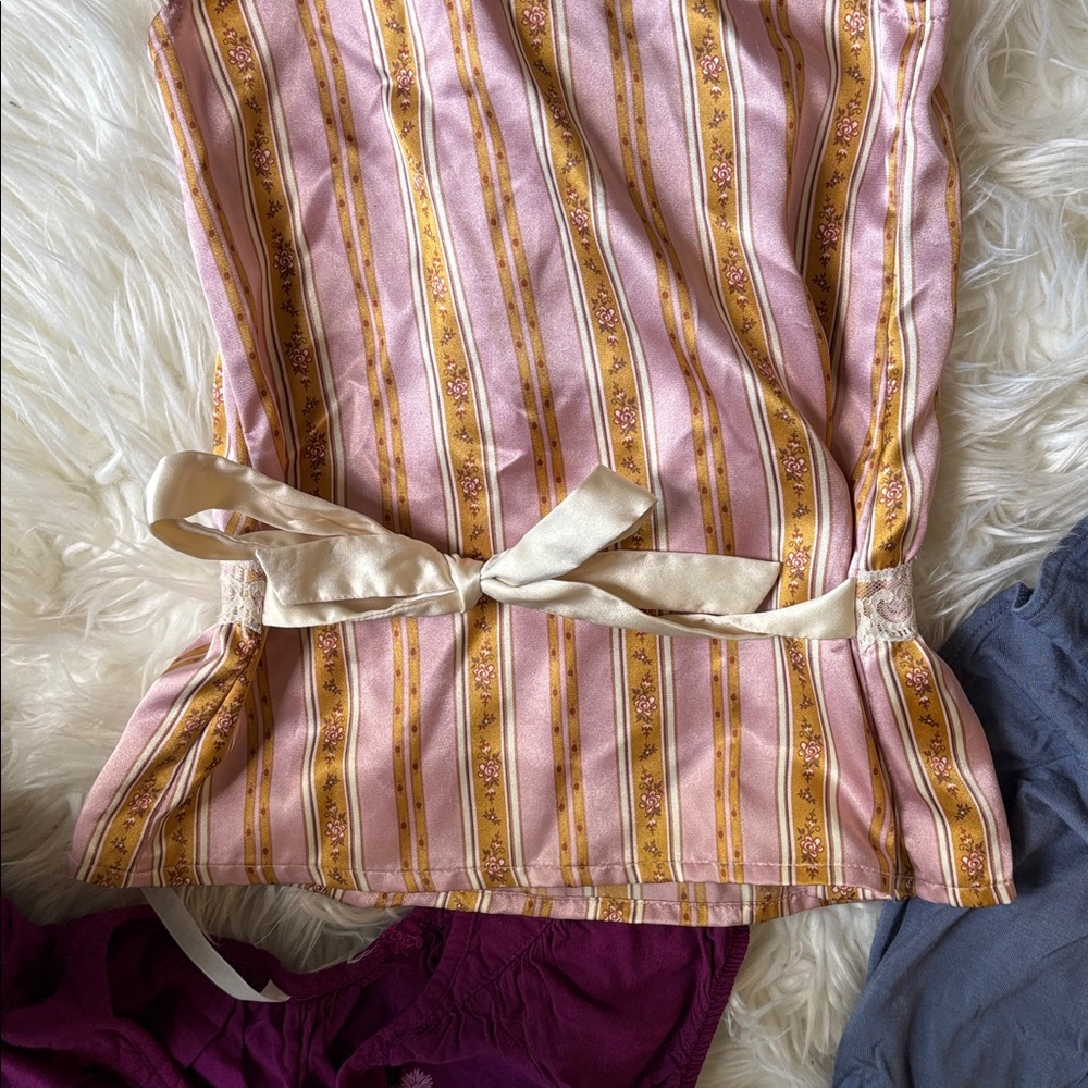Girls top bundle - Picture 8 of 8